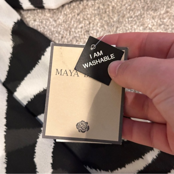 NWT Maya Brooke Women's Zebra Print Soft Duster Semi Sheer Shoulder Pads Size 10 - Picture 8 of 12